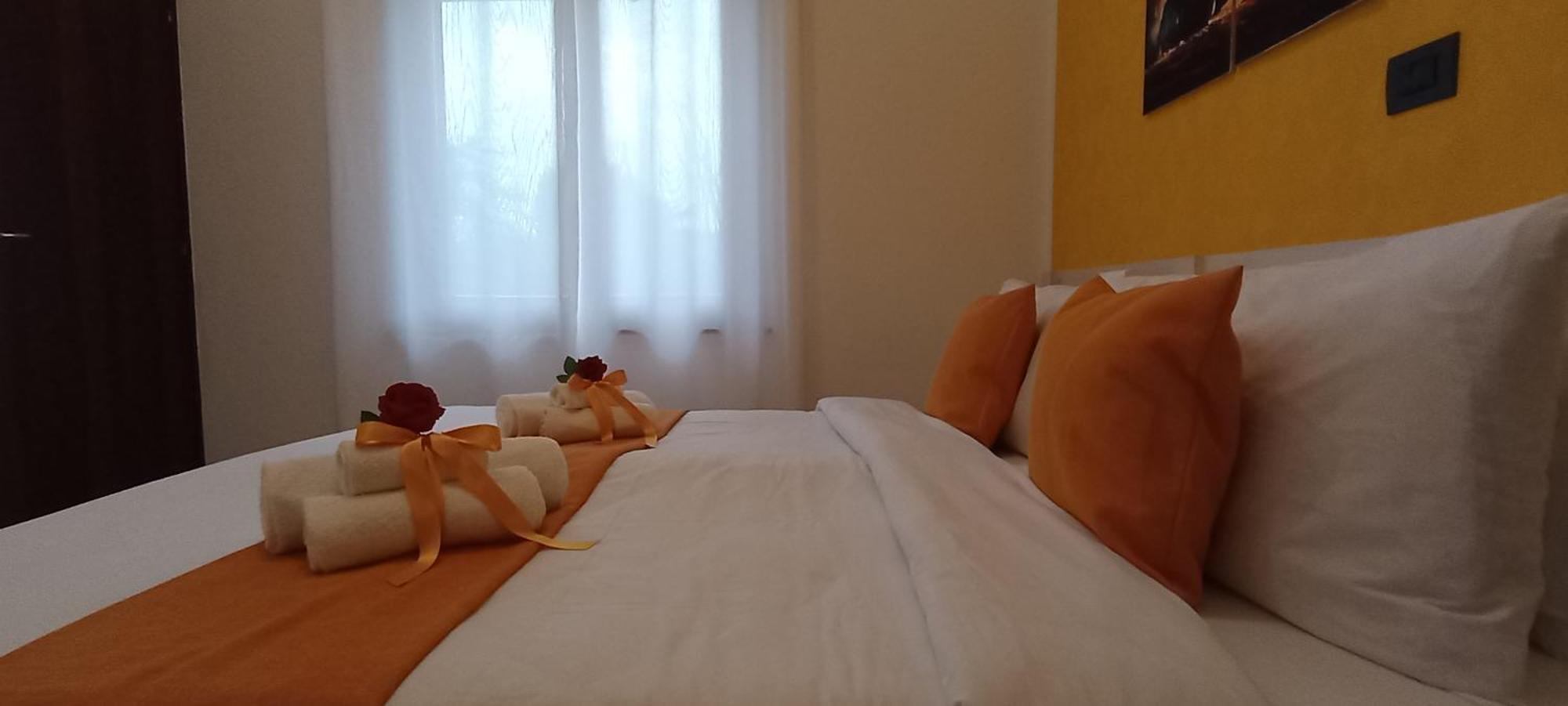G&G Giusy E Gabry Bed and Breakfast Santhià Eksteriør billede